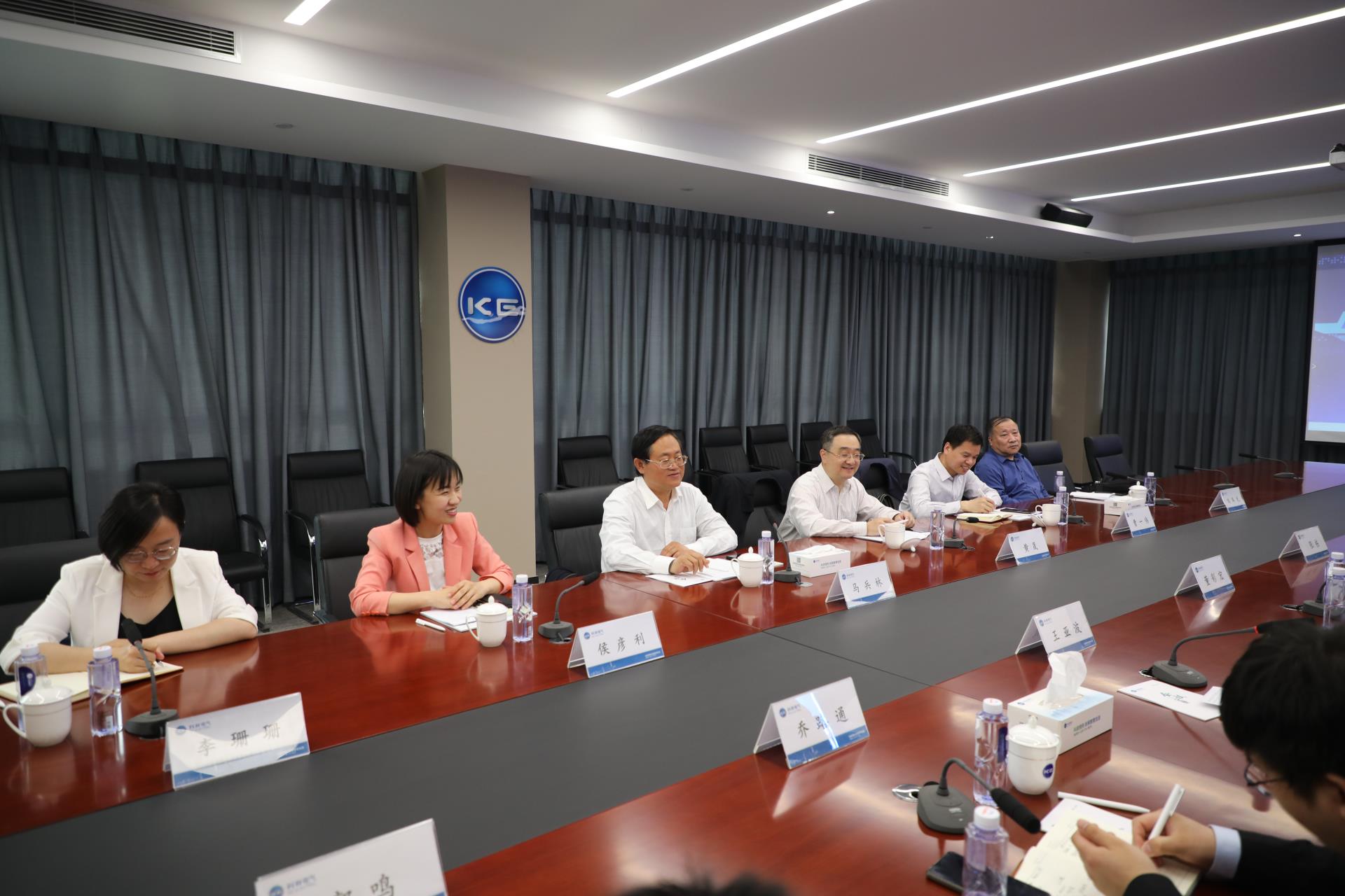 mg冰球突破·豪华版(试玩)官网首页